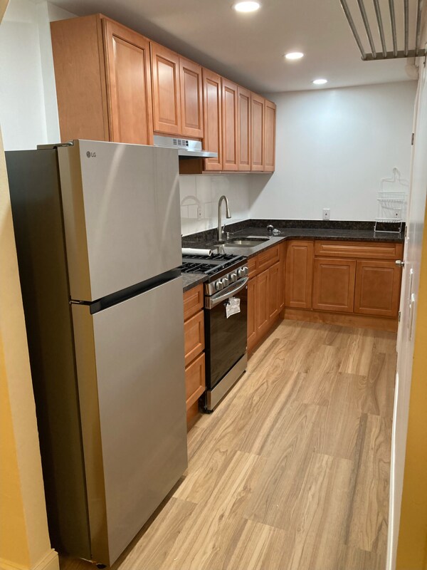 Foto del edificio - 328 W 101st St