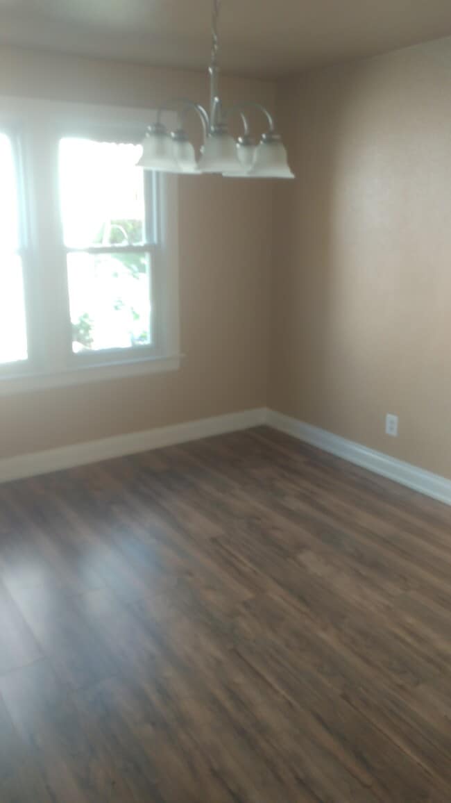 Foto del edificio - 9946 Carlyle Ave