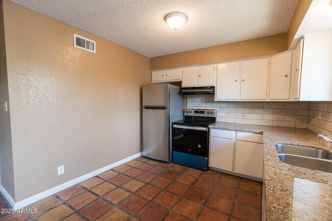 Foto del edificio - 1324 E Peoria Ave