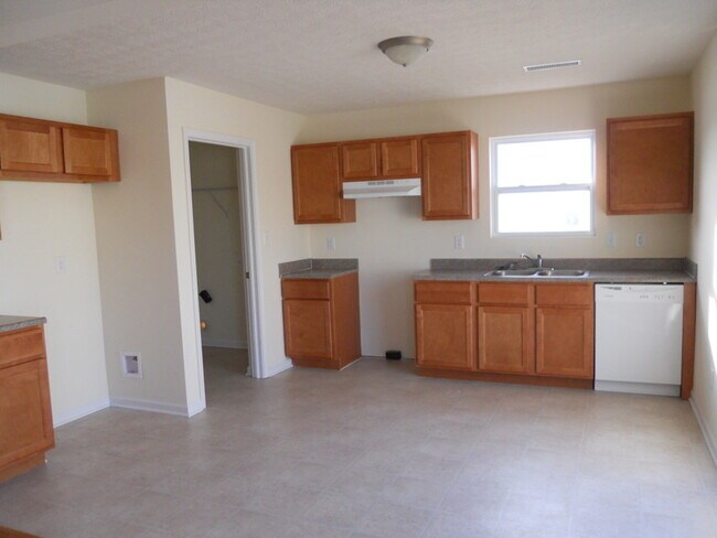 Foto del edificio - 4 BR Lawrence Twp