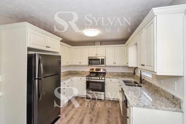Building Photo - No extra charge for contentment and relaxa...