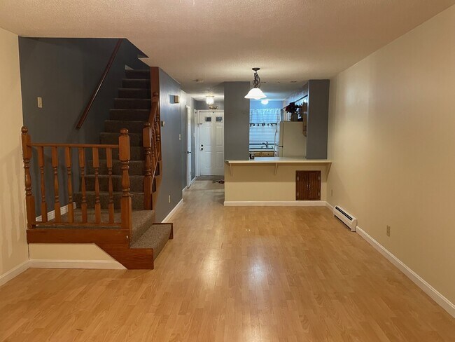 Building Photo - 42 Shelburne Rd
