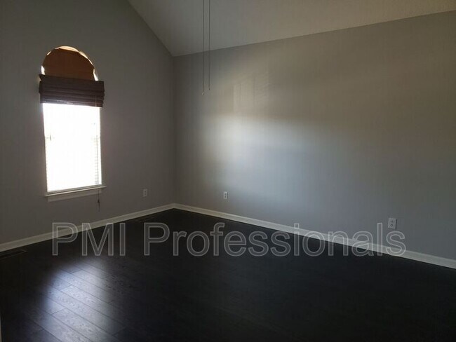 Building Photo - 1794 Lucille Ln