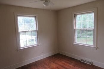 Bedroom - 913 Montrose Ave