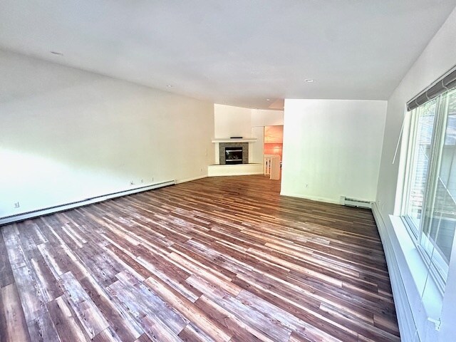 Foto del edificio - 8220 Mentra St