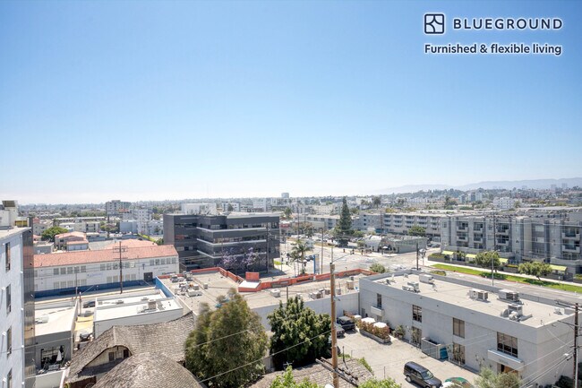 Foto del edificio - 3838 Dunn Dr