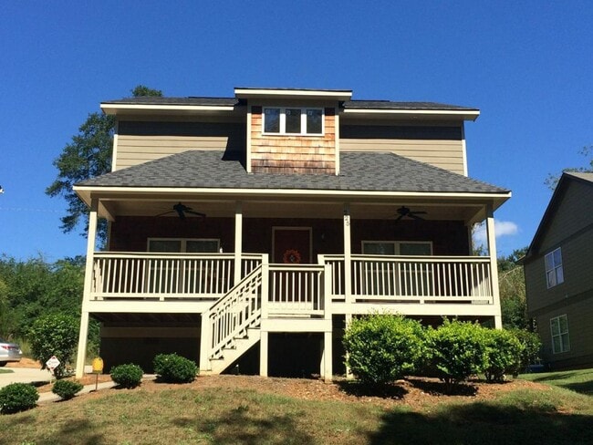 Building Photo - 225 Mandy Dr