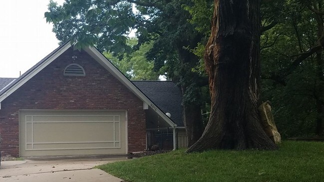 Foto del edificio - 8016 NW Pleasant Ford Rd