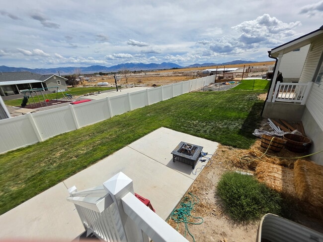 Building Photo - 658 N Butte Ln
