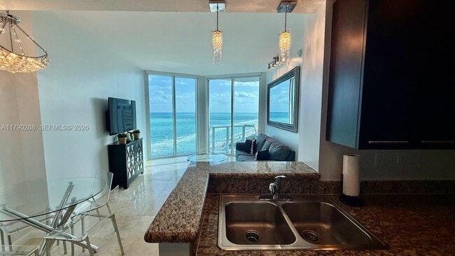 Building Photo - 6515 Collins Ave