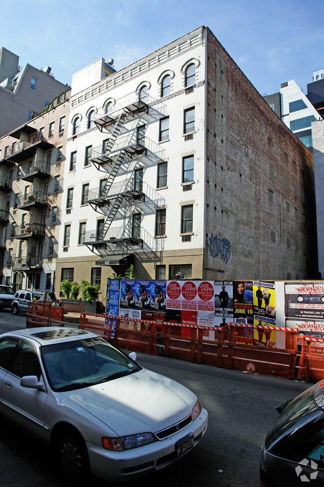 Building Photo - 452 W 19th St