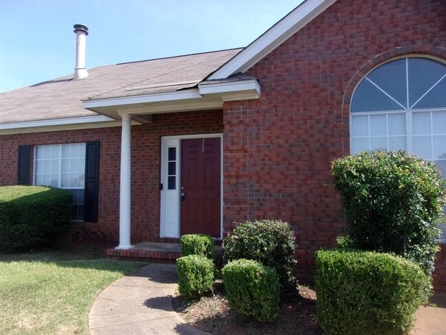 Foto del edificio - 826 Bluegrass Dr