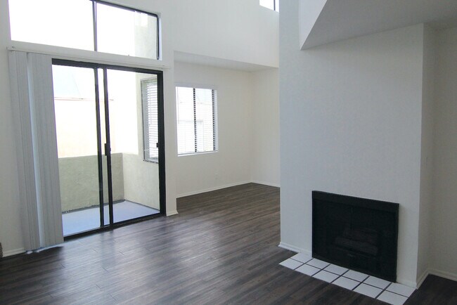 Foto del edificio - 820 Bay St