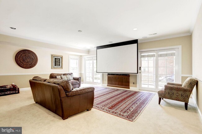 Building Photo - 9909 Avenel Farm Dr