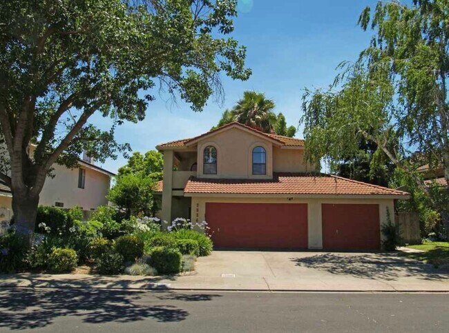 Building Photo - 2524 Garlandwood Dr