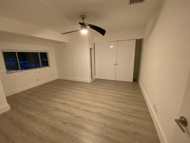 Foto del edificio - 8243 NW 8th Ct