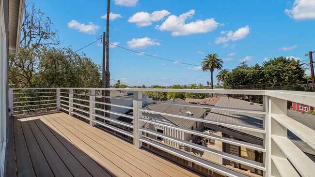 Foto del edificio - 3647 Grand View Blvd