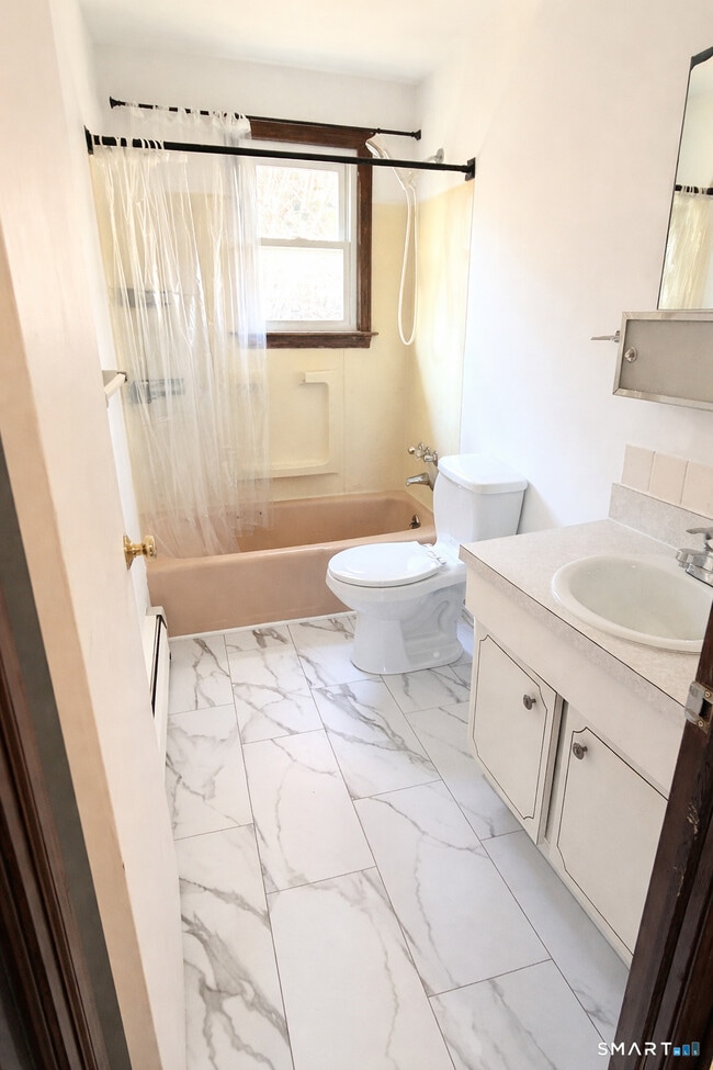 Building Photo - 195 Wall St