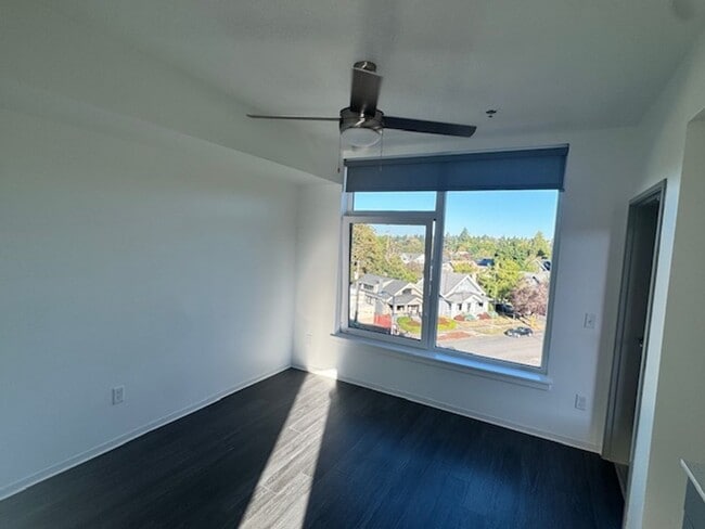 Interior Photo - Koz on Sandy