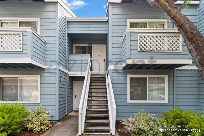 Foto del edificio - 1511 Four Oaks Cir