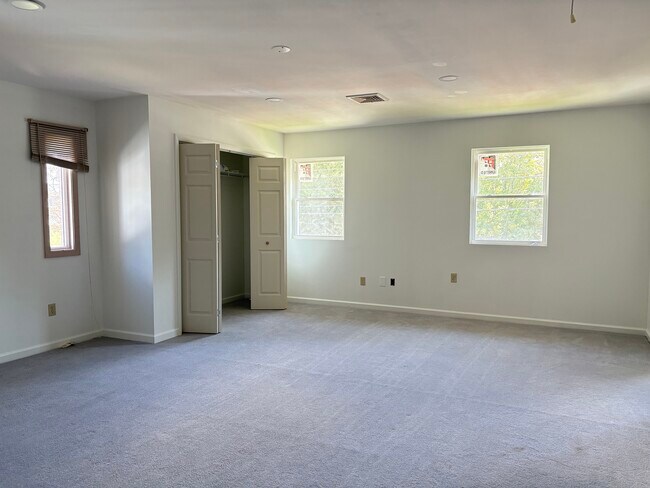Building Photo - 830 Johnson Ave
