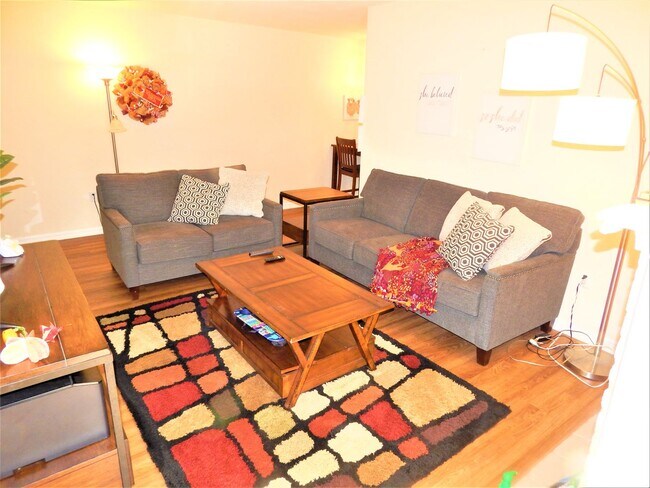 Foto del edificio - 305 Chowning Pl