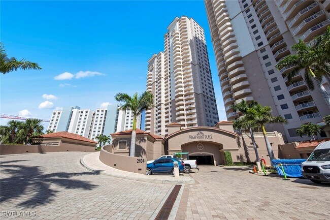 Foto del edificio - 2104 W First St