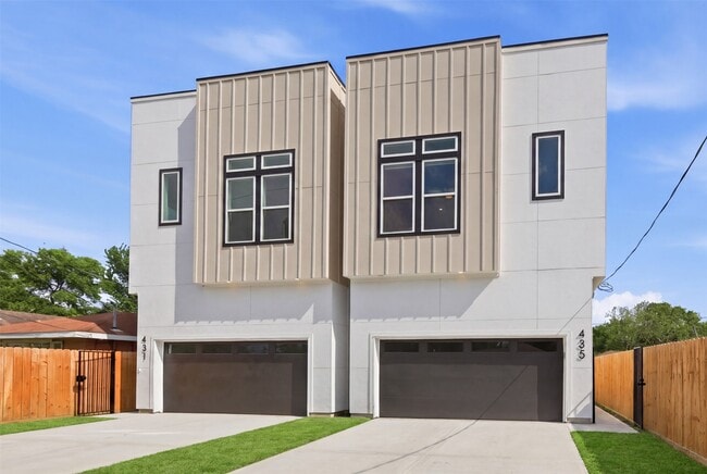 Building Photo - 435 Neyland St