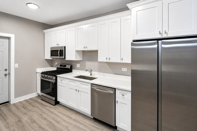 Photo - 5310 S Harper Ave (Chicago, IL) Apartment