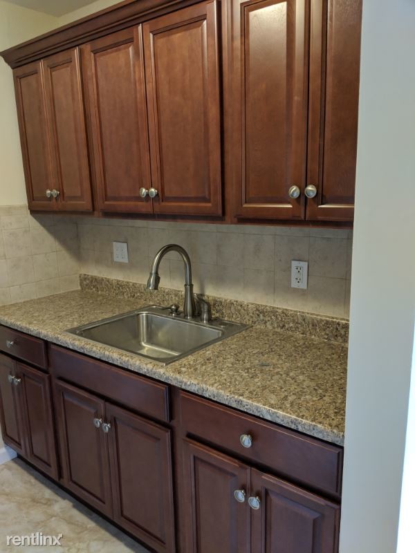 Foto principal - 1 br, 1 bath Apartment - 7121 Hylan Boulevard