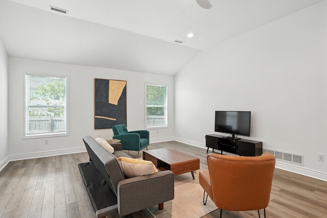 Building Photo - 5713 Camden Cir