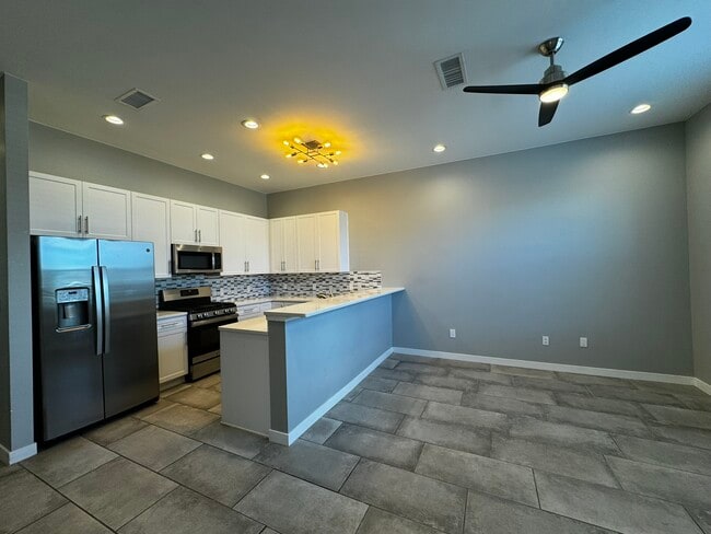 Building Photo - 844 Tijeras Ave NW