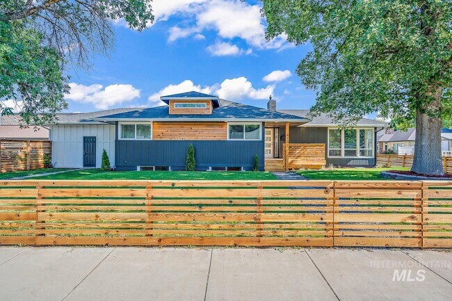 Building Photo - 4102 W Kootenai St