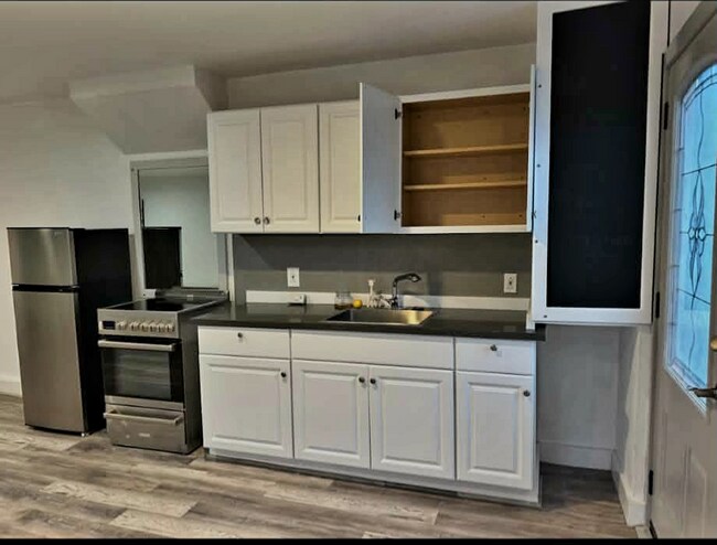 Foto del edificio - 686 Santa Maria Rd