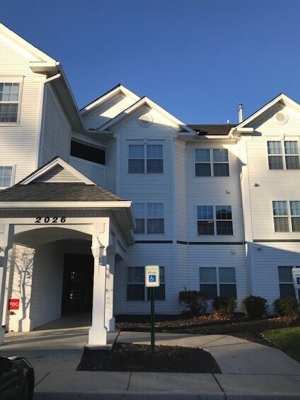 Front - 2026 Windsong Dr