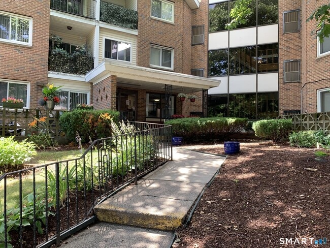Foto del edificio - 124 Biruta St