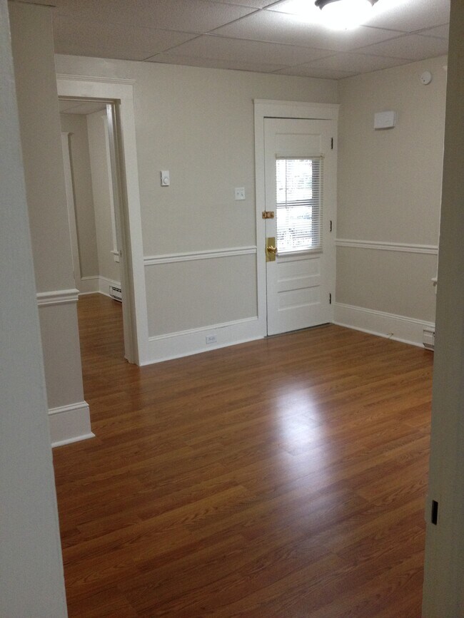 Foto del edificio - 144 E 5th St