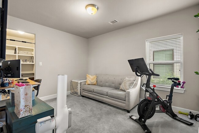 Photo - 1623 W 23rd Street Unit B Apartment