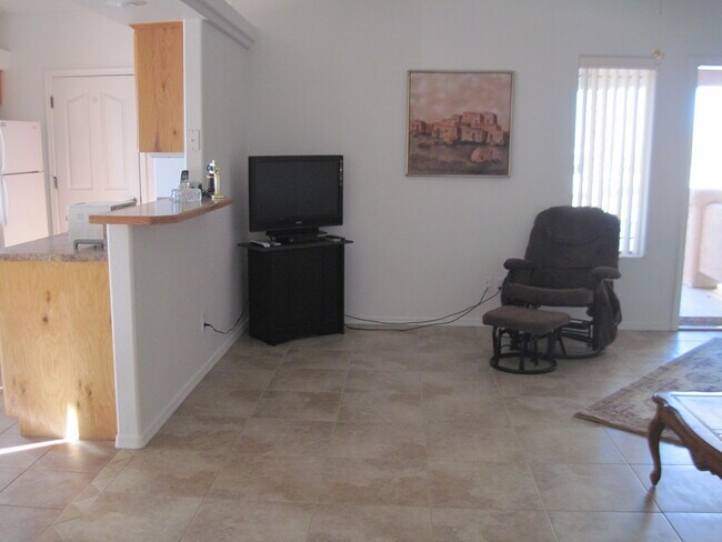 Building Photo - 3461 Iroquois Dr