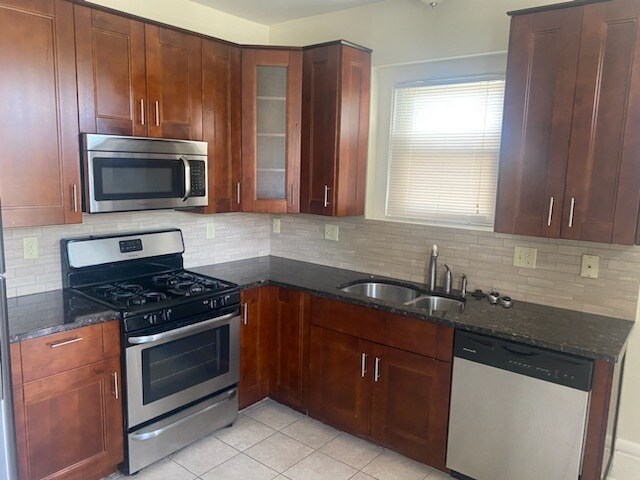 Foto principal - 1764 E Long St