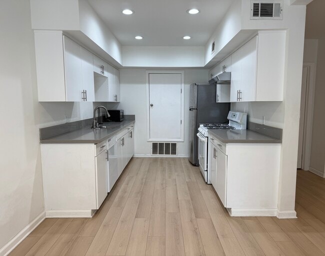Foto del edificio - 11725 Lemay St