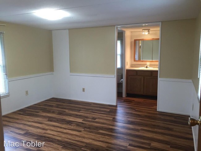 Building Photo - 4880 Harrison Ln