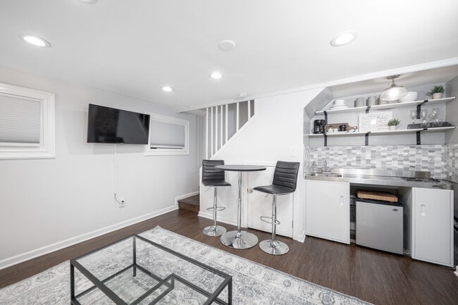 Building Photo - Basement