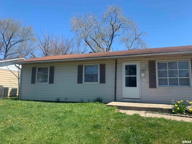 Building Photo - 1814 N Stever Ave