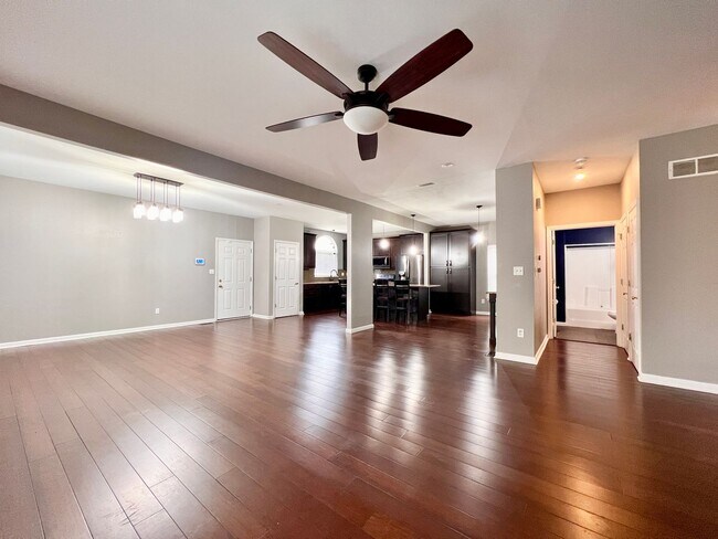 Foto del edificio - 6 Bed 4 Bath in West End