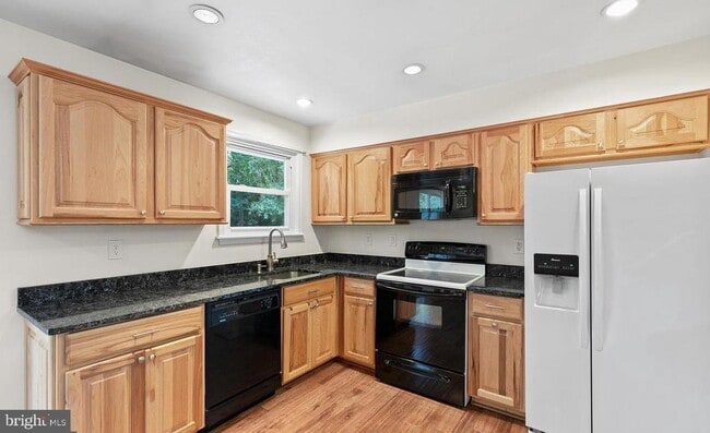 Building Photo - 7660 Turnbrook Dr