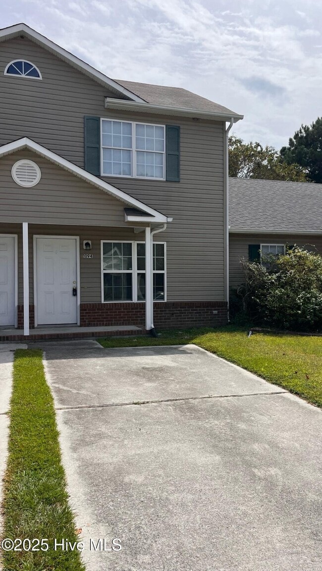Building Photo - 1094 W Pueblo Dr