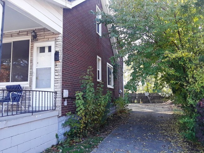 Building Photo - Beautiful Apartment in Duplex