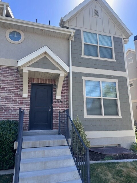 Foto principal - 896 S Crescent Way
