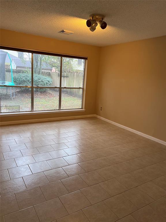 Building Photo - 1711 Ridgebriar Dr